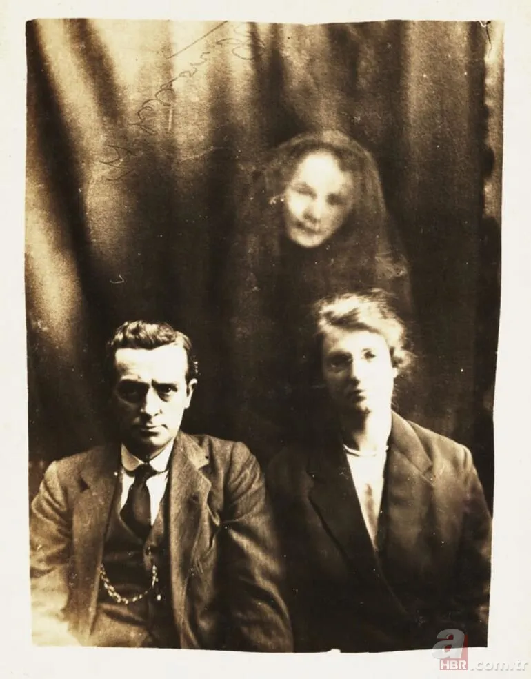 Bilim insanları açıklayamadı! Küçük kızın çekildiği fotoğraf... 17