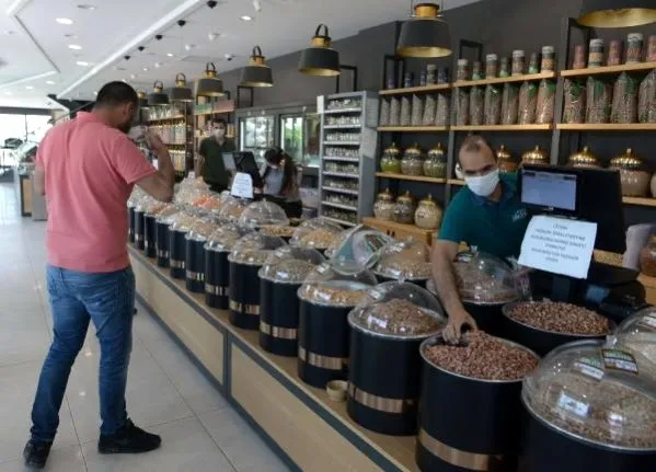 1616858317248.jpg Yüksek ve çok yüksek riskli illerde sokağa çıkma kısıtlaması başladı! İstanbul Ankara ve İzmir'de pazar günü dışarı çıkılabilir mi? Pazar günü market ve kafeler açık mı? - 9