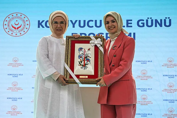 Emine Erdoğan koruyucu ailelerle bir araya geldi: Her imkan sağlanmakta - 5