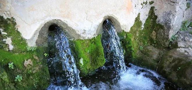 Beçin Antik Kenti’ndeki Kale Çeşmesi’nden yaklaşık 700 yıl sonra yeniden su akmaya başladı