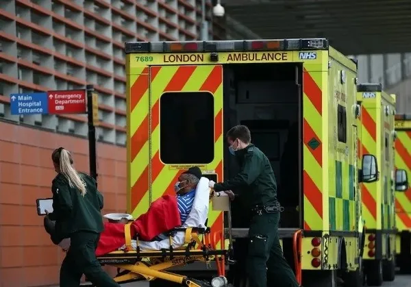 1669968917031.jpg İngiltere’de sağlık sistemi alarm veriyor! BBC: Ambulanslar 1 saat sıra bekliyor - 5