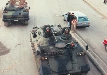 28 Şubat zihniyeti yine pusuda! Mağdur isimler uyardı: İlk fırsatta o günlere dönme özlemindeler