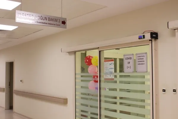 Covid yoğun bakım servisi çalışanları yeni yıla böyle girdi - 1