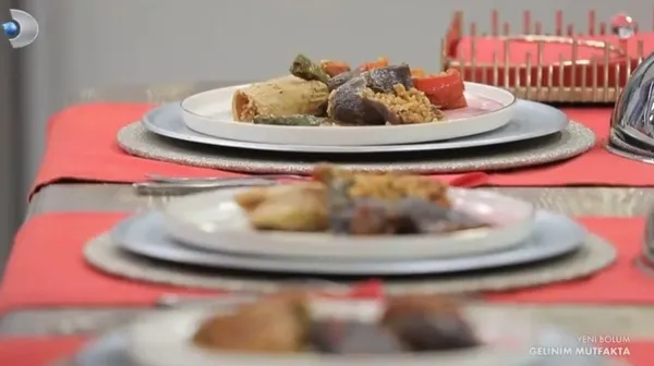 gelinim-mutfakta-gunun-yemegi-4-nisan-gelinim-mutfakta-gaziantep-usulu-kuru-dolma-nasil-yapilir-1680606240927.jpg Gelinim Mutfakta günün yemeği! 4 Nisan Gelinim Mutfakta Gaziantep usulü kuru dolma nasıl yapılır? - 1
