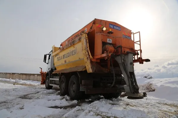 İBB'nin ihmali korkunç bir kazaya neden oldu! Donmak üzere olan turisti Tuzla Belediyesi ekipleri kurtardı - 1