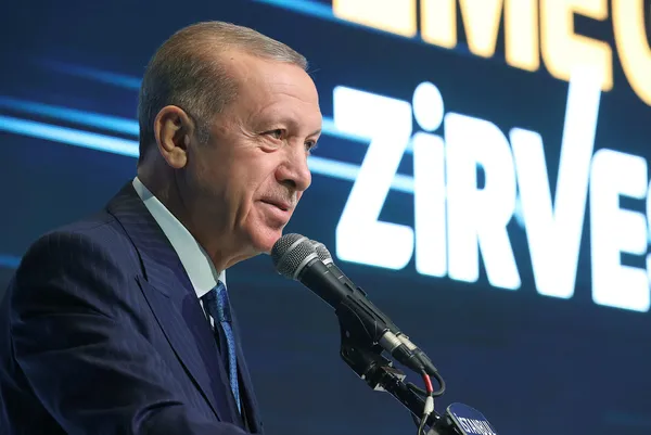 borsa-yeni-haftaya-da-rekor-seviyede-basladi-1672046878510.jpg Başkan Erdoğan'ın müjde mesajı piyasaları hareketlendirdi! Borsa yeni haftaya da rekor seviyede başladı - 4