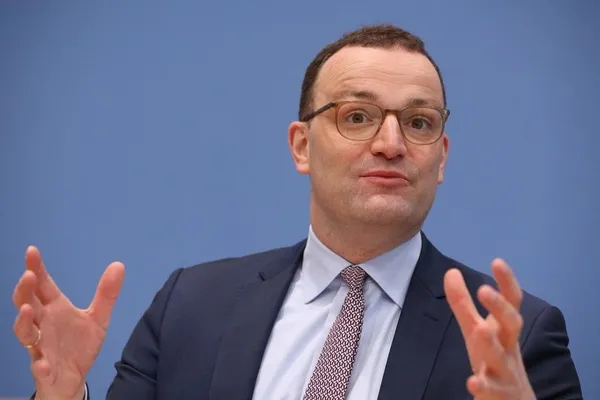 Salgının üçüncü dalgası kırıldı Almanya Sağlık Bakanı duyurdu