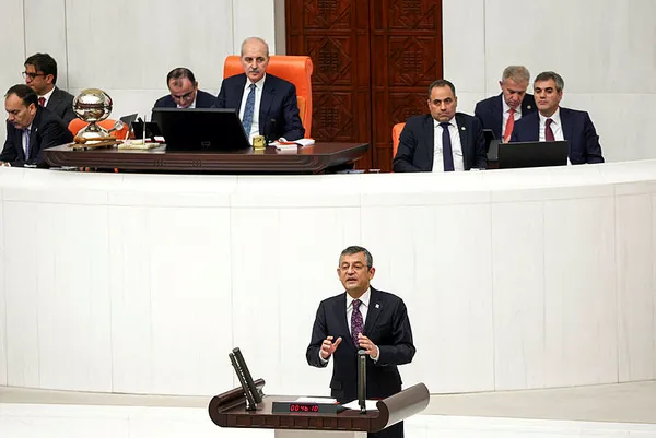 1702387786261.jpg TBMM kürsüsünde iftiralar serisi! Özgür Özel'in gözbebeği DEM/HDP'den Türkiye'ye İsrail benzetmesi! Hedefleri yine Mehmetçik... - 5