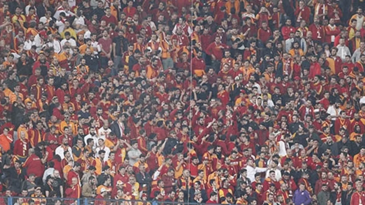 Galatasaray taraftarı kombinelere akın etti! 4 dakika içinde binlerce bilet tükendi...