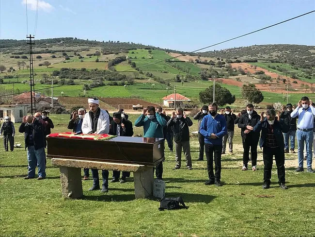 Yunanistan'da öldürülen TIR şoförü Manisa'da toprağa verildi - 3