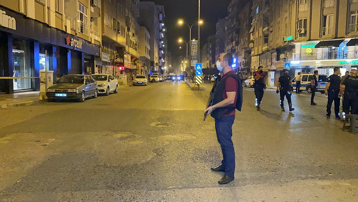 Hatay Valisi İskenderun'daki patlamanın ardından önemli açıklamalarda bulundu