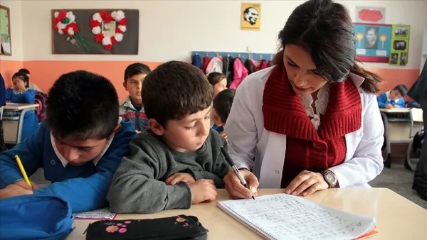 sozlesmeli-ogretmen-mulakat-yerleri-2021-15-bin-sozlesmeli-ogretmen-atama-mulakat-yerleri-sorgulama-1635140902588.jpg Sözleşmeli öğretmen mülakat yerleri 2021! 15 bin sözleşmeli öğretmen atama mülakat yerleri sorgulama! - 4