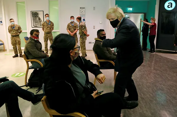1616184240387.jpg Herkesin tartıştığı aşıyı yaptırdı! Boris Johnson'dan AstraZeneca hamlesi... - 1