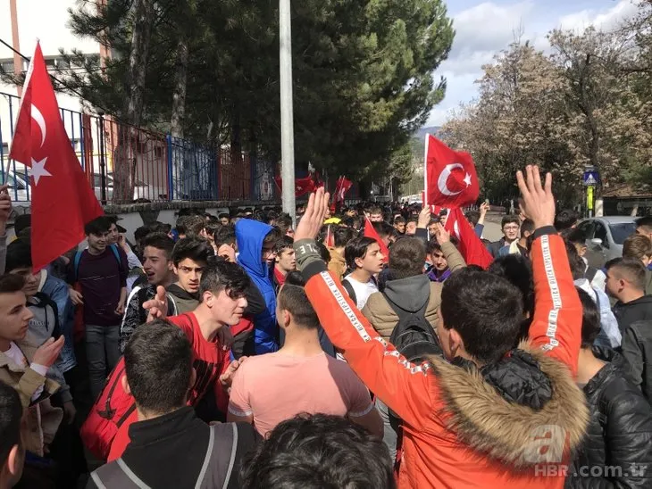 Türkiye Mehmetçik için tek yürek oldu! Her yer Türk bayrağıyla donatıldı