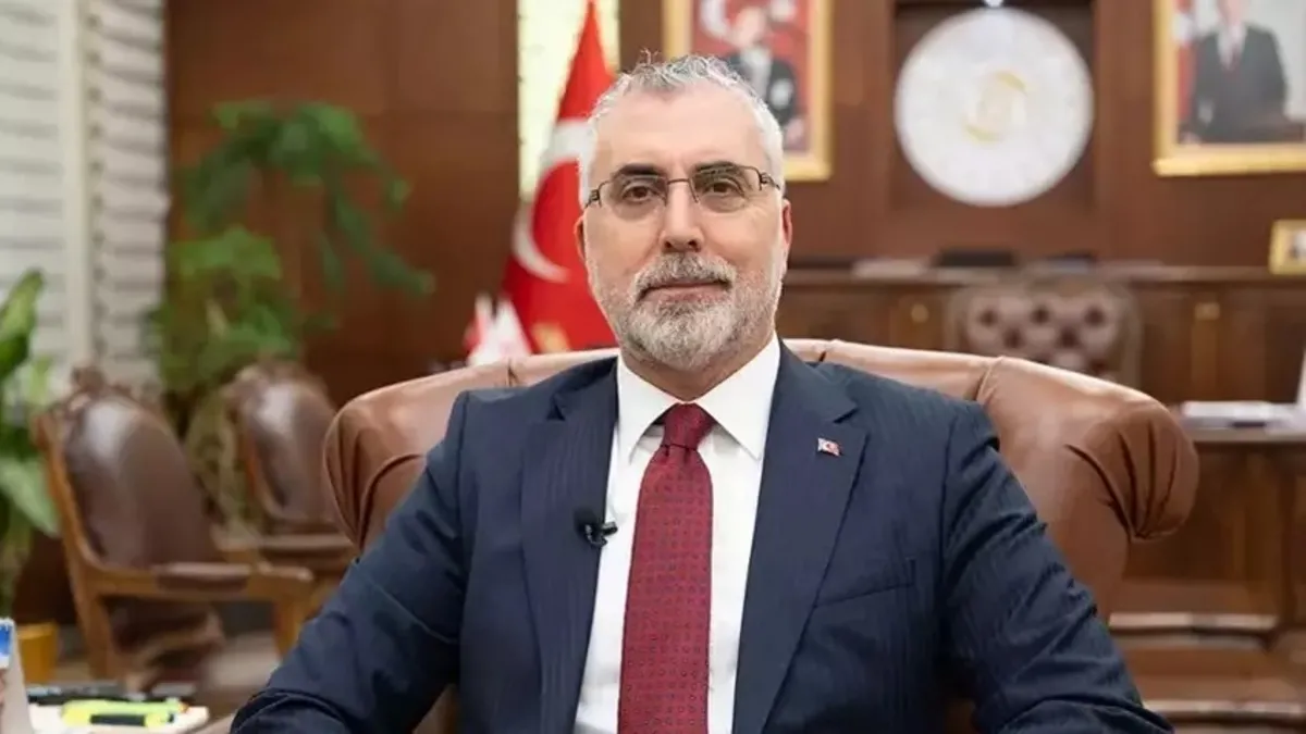 Bakan Vedat Işıkhan açıkladı: Deprem bölgesindeki iller için mücbir sebep hali 30 Kasım'a kadar uzatıldı