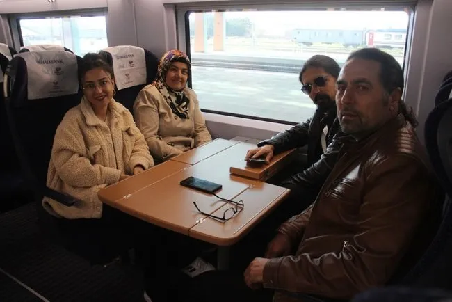 Ankara-Sivas yüksek hızlı treni kullanıma açıldı: İlk ücretsiz seferini gerçekleştirdi!