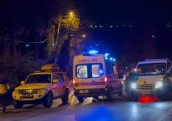 Beykoz’da feci kaza! Servis minibüsü ile otomobil çarpıştı: 1’i ağır 11 yaralı
