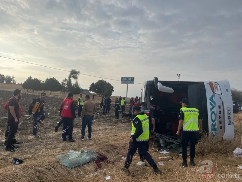 Amasya'da yolcu otobüsü devrildi! Çok sayıda ölü ve yaralı var! İşte olay yerinden ilk görüntüler 13
