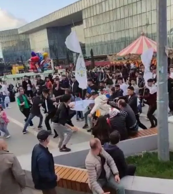 HDP’lilerden alçakça saldırısı: Bursa’da Cumhur İttifakı’na flamalarla vurdular!