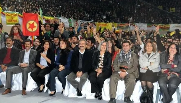 1649443858964.jpg CHP siyasi ilkesizliğin dibine vuruyor! Tuncay Özkan, Selahattin Demirtaş ile Necmettin Erbakan'ı aynı kefeye koydu - 4