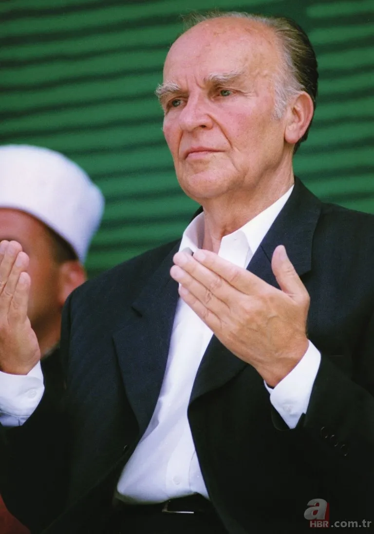 Bosna Hersek'in ilk Cumhurbaşkanı Merhum Aliya İzetbegoviç İslam düşmanlarına karşı bakın nasıl ant içmiş! 13