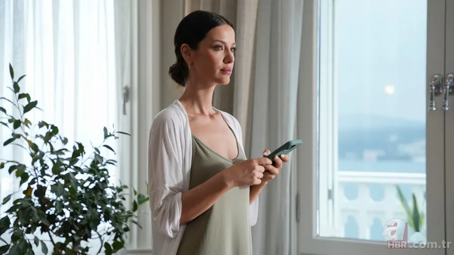 Karadut'un Zuhal'i İrem Helvacıoğlu'nun kız kardeşine bakın! İkiz gibiler... 3