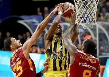 Fenerbahçe, Galatasaray Odeabank'ı dağıttı
