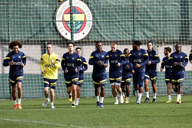 fenerbahce-basaksehir-muhtemel-11ler-22-ekim-fenerbahce-basaksehir-maci-ne-zaman-saat-kacta-1666422575208.jpg FENERBAHÇE BAŞAKŞEHİR MUHTEMEL 11'LER: 22 Ekim Fenerbahçe Başakşehir maçı ne zaman, saat kaçta? - 6