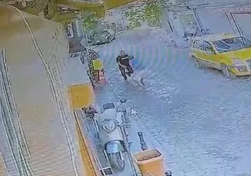 Sokak ortasında vahşet: Defalarca bıçakladı