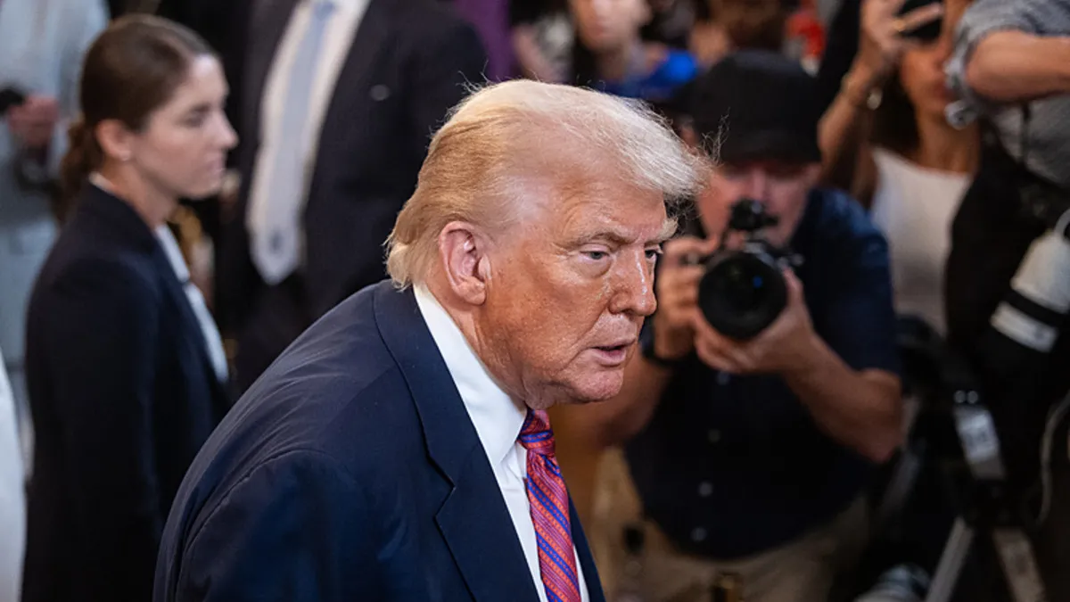 Muhalif medya Trump'ı yine çileden çıkardı Powell planına müdahale iddiasına sert tepki!