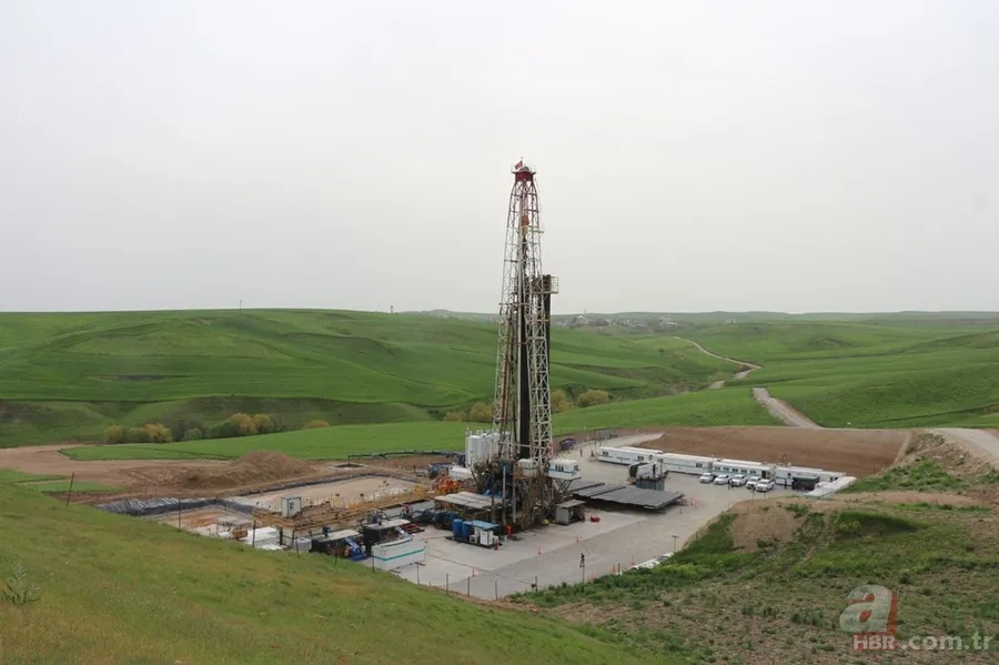 Diyarbakır'da petrol müjdesi bölge halkını sevindirdi: "Buğday, arpa ektiğimiz yerden fışkırdı" 6