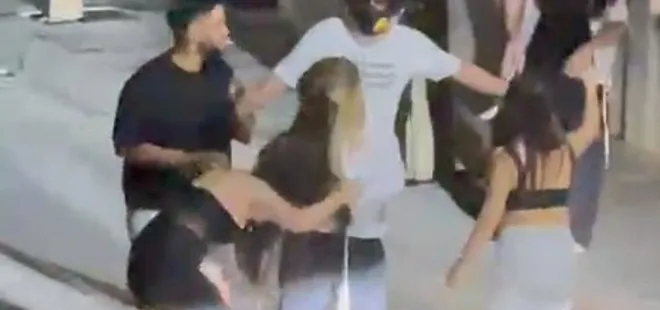 Manisa’da iki genç kızın saç saça kavgası kamerada