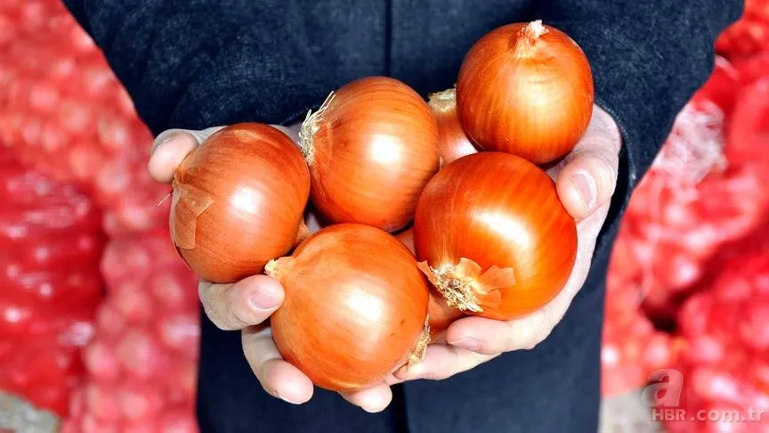 Annelerin sırrı çözüldü! Gözlerinizi yakmadan soğan doğramanın şaşırtan yöntemi 2
