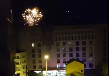 Trabzonspor taraftarından Kopenhag'a gece yarısı hoş geldiniz partisi! Dev misilleme ile gece boyu otel önünü inlettiler