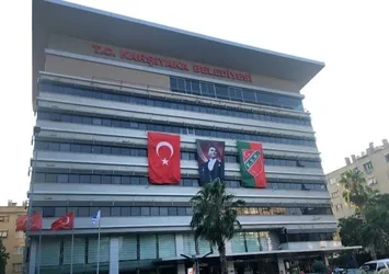 CHP’li Karşıyaka Belediyesi’nde taksitli maaş isyanı: İşçiler tefecilerin eline düştü