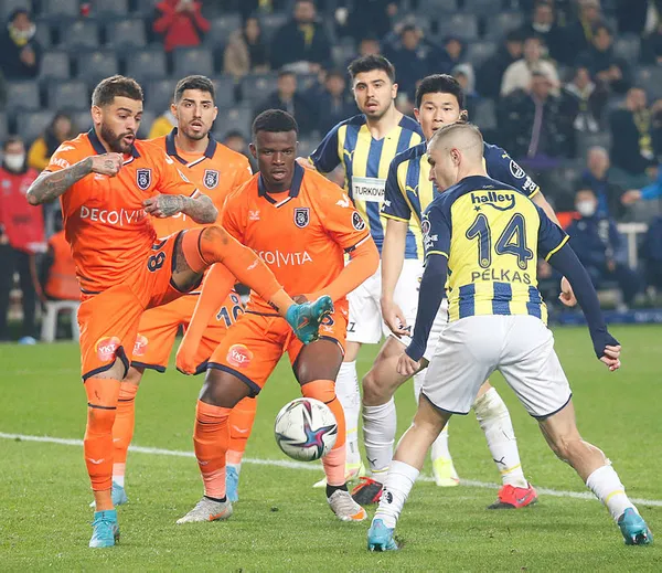 Başakşehir’den Kadıköy zaferi! Fenerbahçe 0-1 Başakşehir MAÇ SONUCU-ÖZET