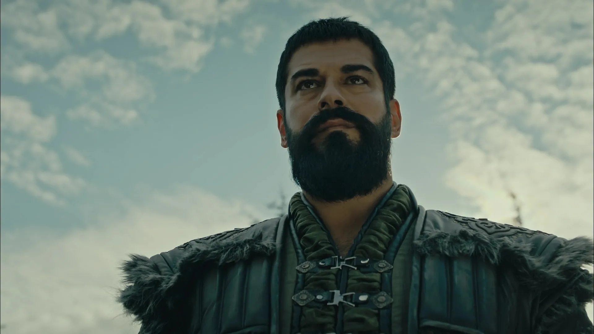Osman Bey alplerine savaşa hazır olun emri verdi!