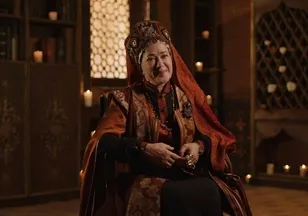 Kuruluş Orhan'ın Malhun Hatun'u Bennu Yıldırımlar'ın oyuncu kızı annesinin kopyası çıktı