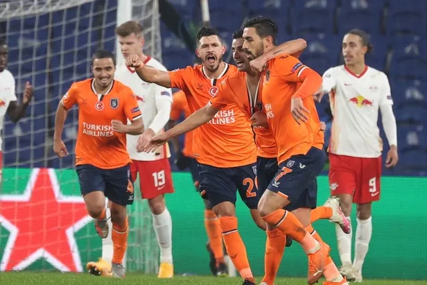 Son dakika: Başakşehir maçı neden durdu? Başakşehir maçı neden yarıda kaldı, devam edecek mi? Pierre Webo... - 3
