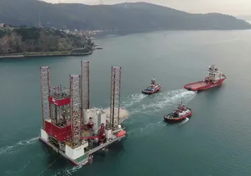 İstanbul Boğazı transit geçişe kapatıldı