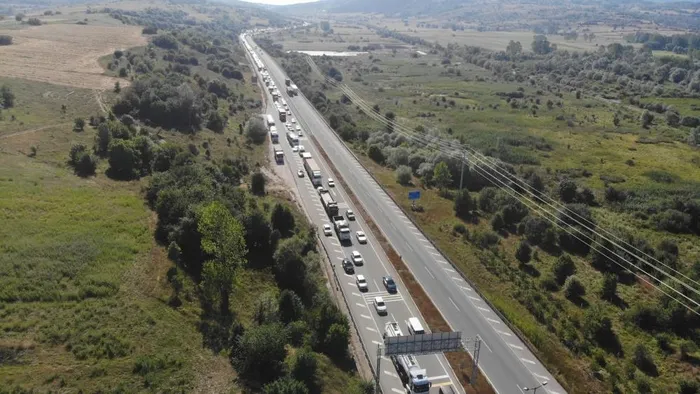 Son dakika: TEM’in Ankara yönü trafiğe kapatıldı - 3