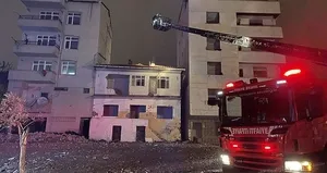 Pendik’te metruk binada çıkan yangın söndürüldü