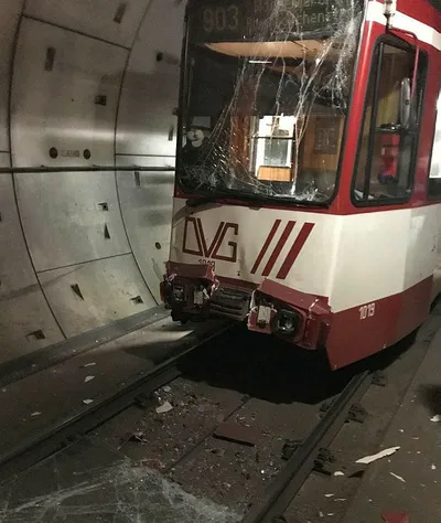 Almanya'da metro kazası: 35 yaralı - 1
