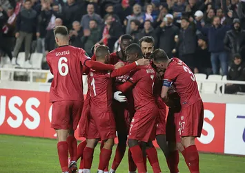 Sivasspor'dan gurur gecesi! Gruptan çıkmaya garantiledik! Sivasspor 3-0 Cluj (MAÇ SONUCU)