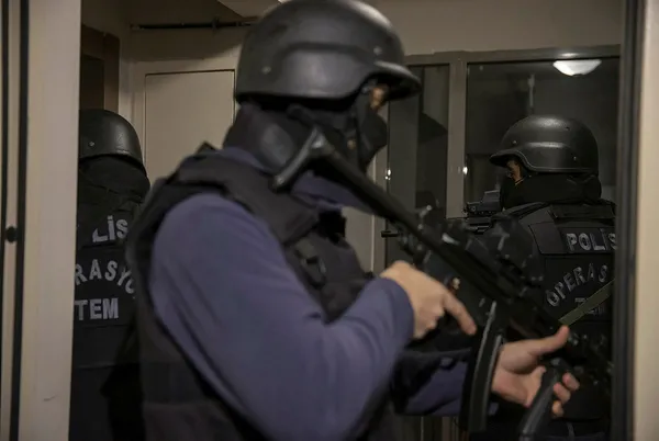 Son dakika: İstanbul’da 16 noktaya DEAŞ operasyonu