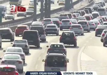 İstanbul’da dönüş trafiği! Kilometrelerce kuyruk oluştu | Detaylar A Haber'de...