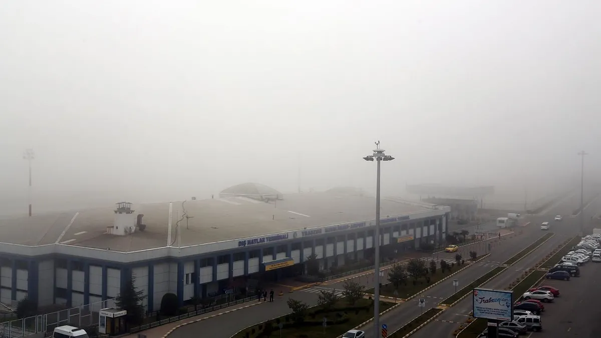 Trabzon'da hava ulaşımına sis engeli