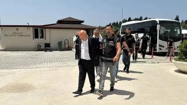 1718285202819.jpeg Ünlü oyuncu Yusuf Atala'ya dolandırıcılıktan gözaltı! Yaprak Dökümü, Pis Yedili ve Uzaylı Zekiye'deki rolleriyle hafızalara kazınmıştı