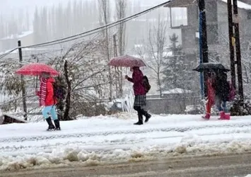Konya'da 6 ilçesinde eğitime kar engeli