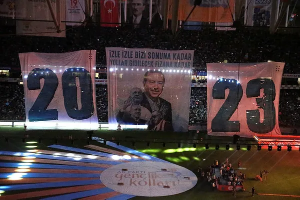 Son dakika: Başkan Erdoğan Adana’da! 81 ilden gelen on binlerce gençle buluştu | Gençlerimizin peşkeş çekilmesine izin vermeyiz